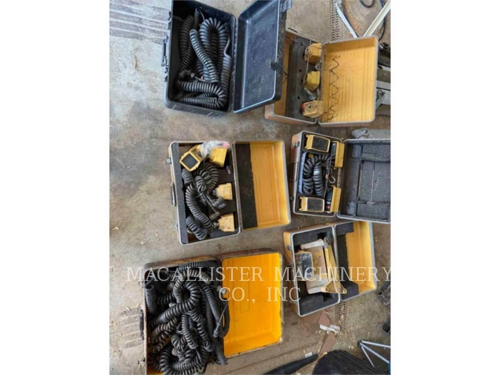 CAT AP1000B Асфальтовкладачі