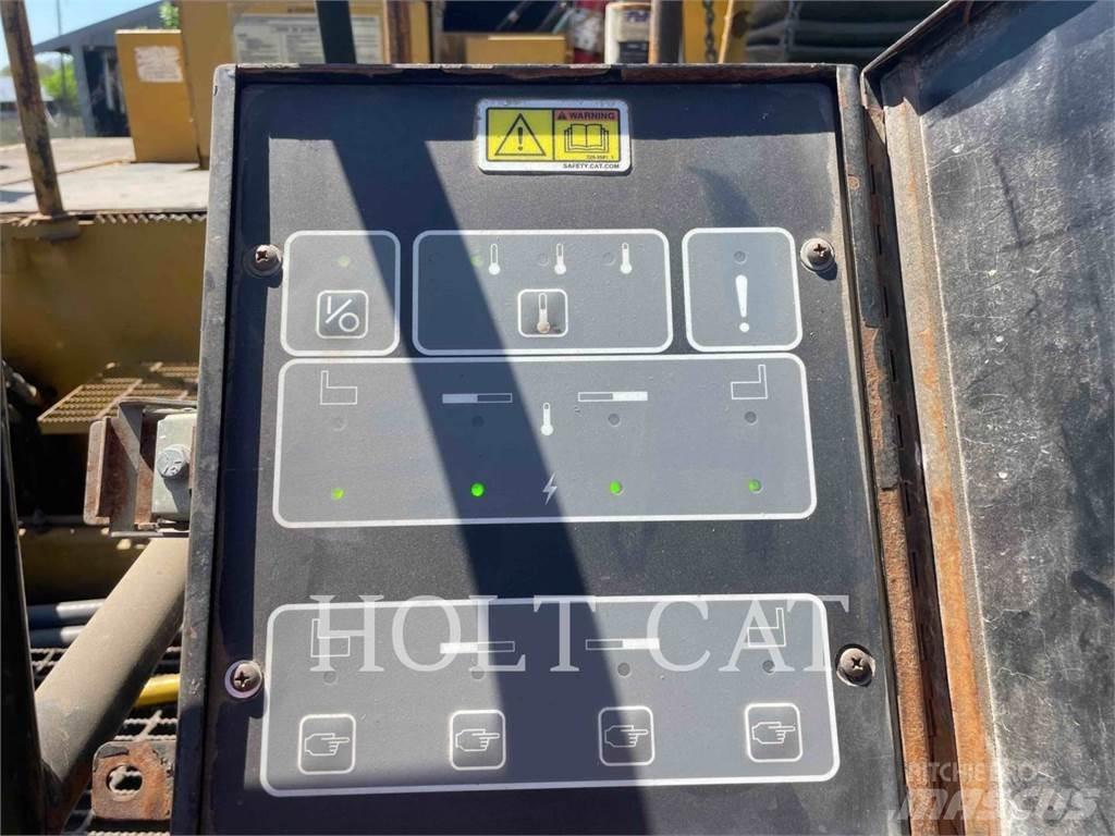 CAT AP1000D Грунтові котки