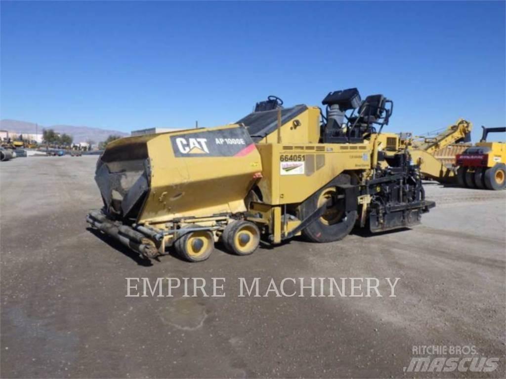 CAT AP1000E Асфальтовкладачі