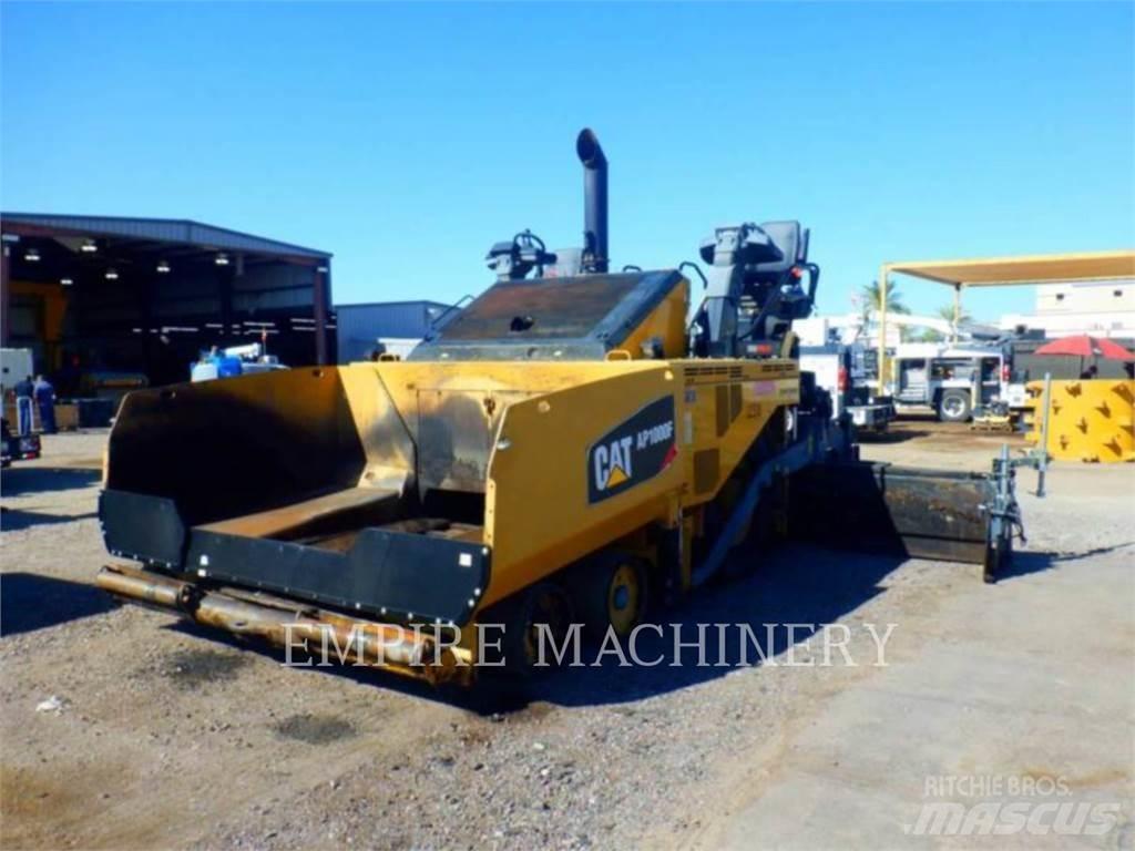 CAT AP1000F Асфальтовкладачі