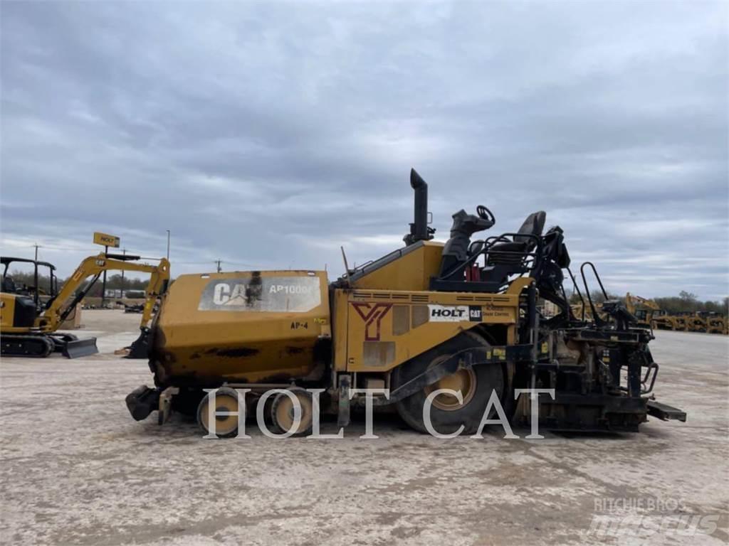 CAT AP1000F Грунтові котки