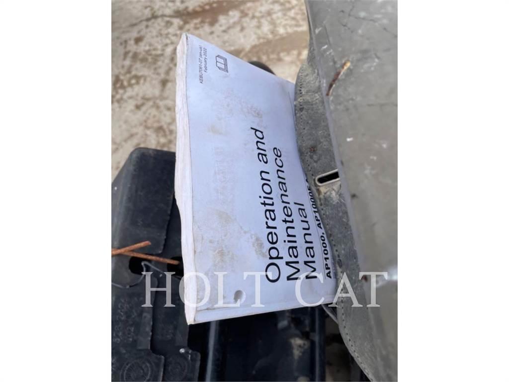 CAT AP1000F Грунтові котки