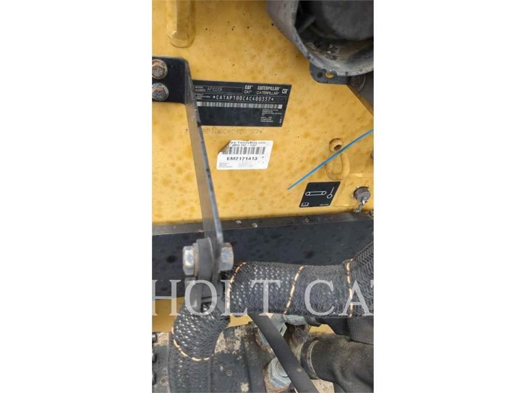 CAT AP1000F Грунтові котки