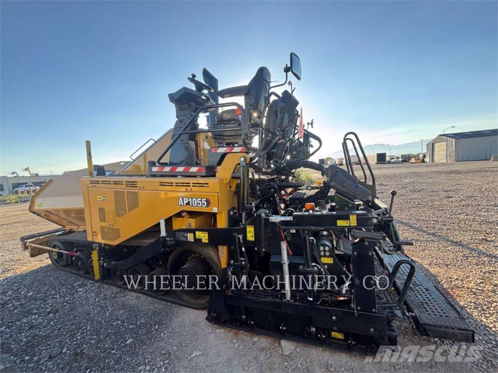 CAT AP1055 Асфальтовкладачі