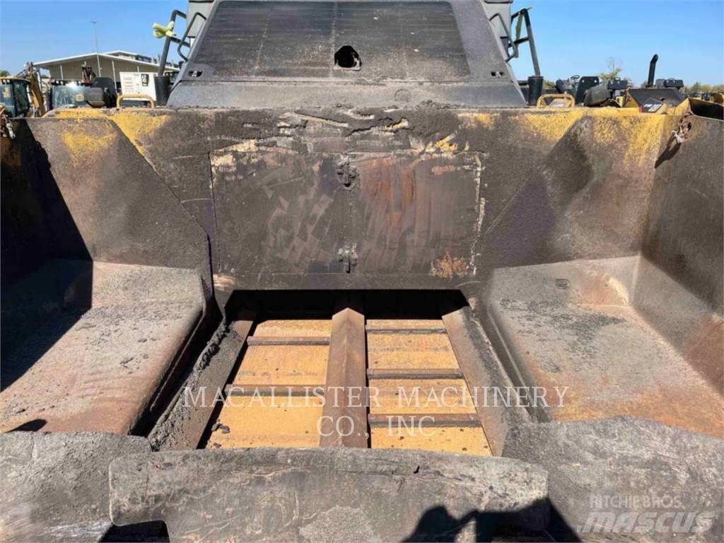 CAT AP1055F Асфальтовкладачі