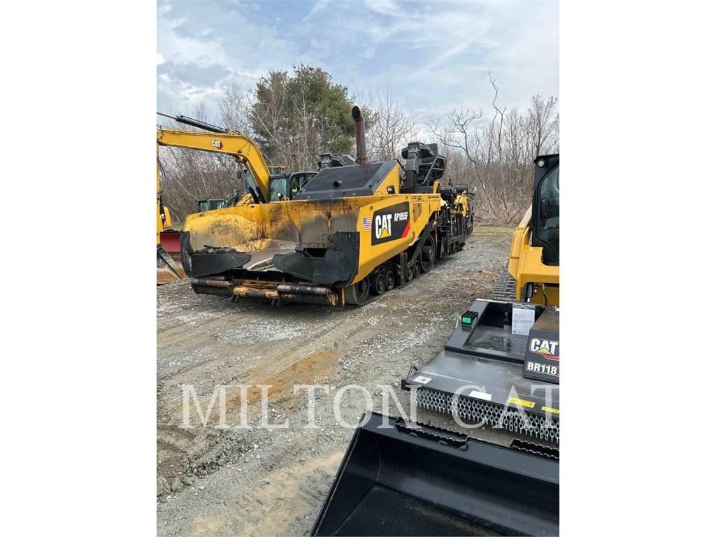 CAT AP1055F Асфальтовкладачі