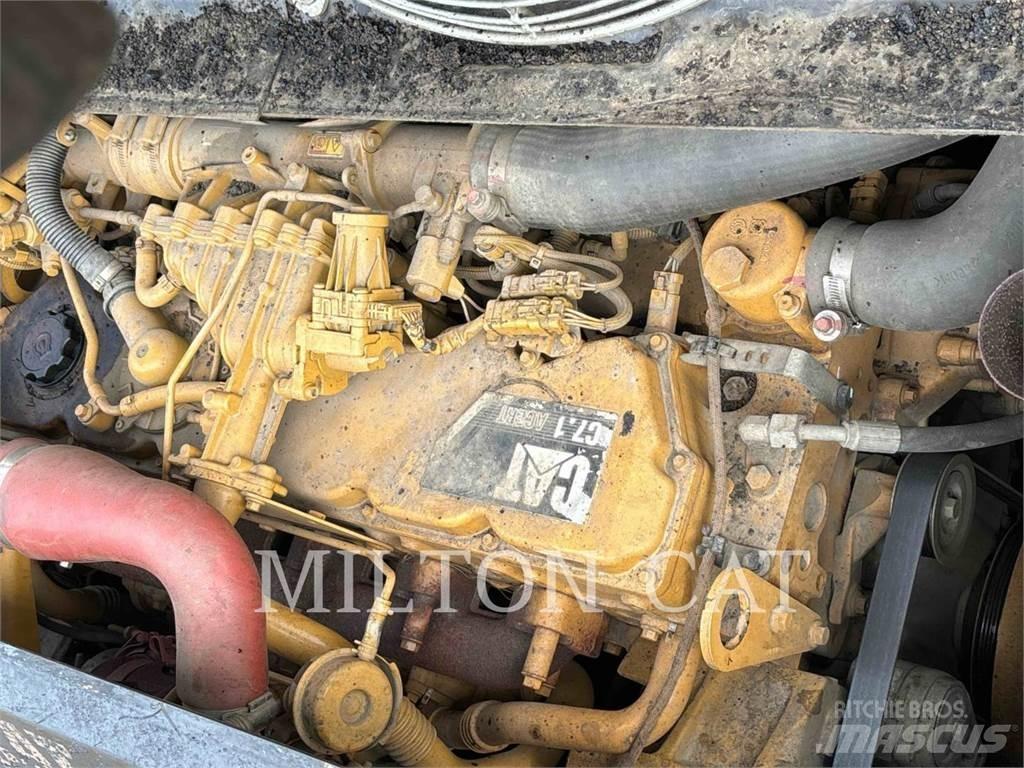 CAT AP1055F Асфальтовкладачі
