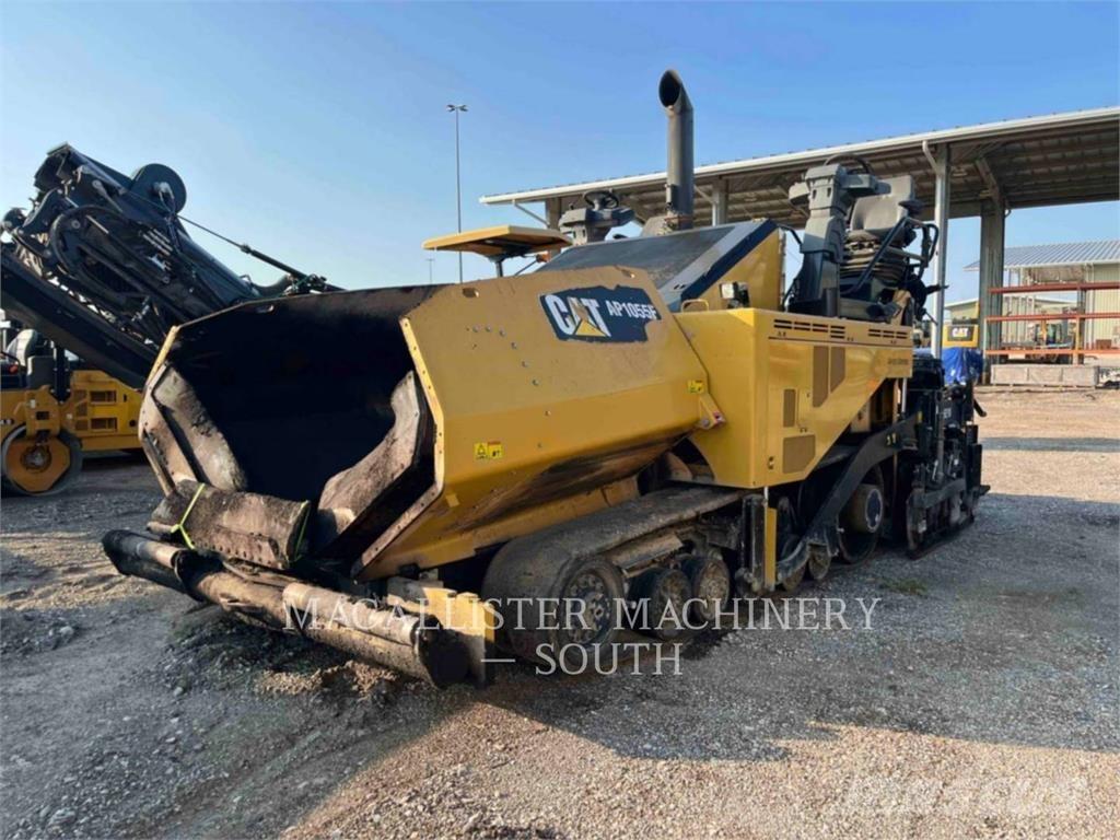 CAT AP1055F Асфальтовкладачі