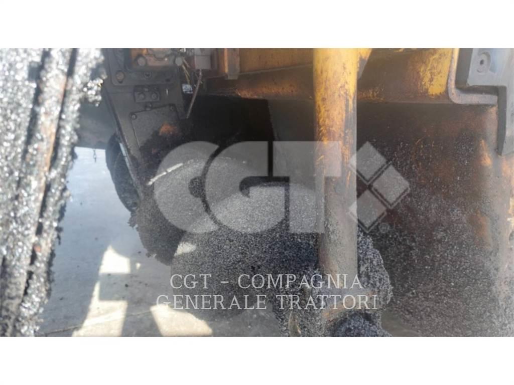 CAT AP300D Асфальтовкладачі