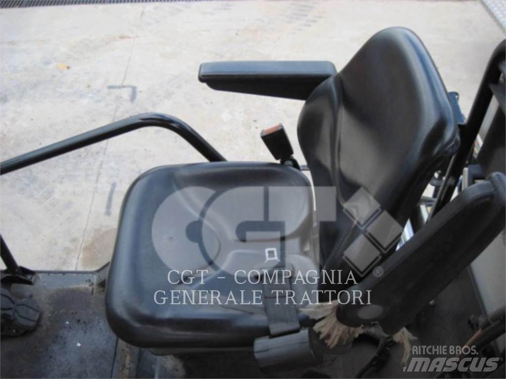 CAT AP300F Асфальтовкладачі