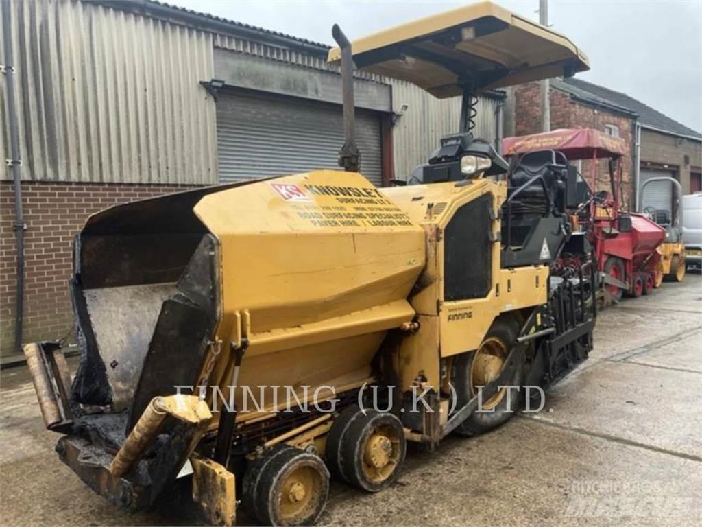 CAT AP300F Асфальтовкладачі