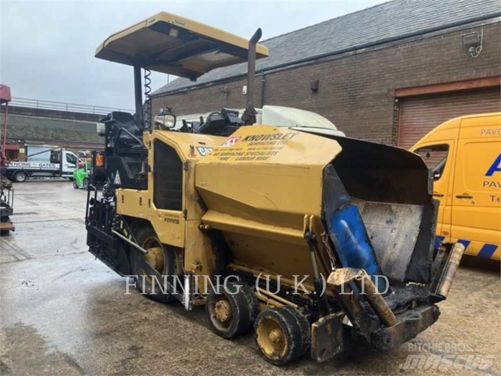 CAT AP300F Асфальтовкладачі
