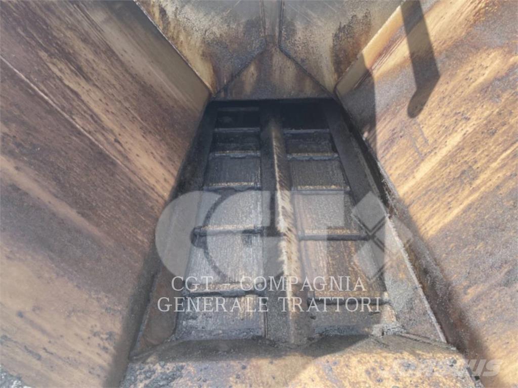 CAT AP300F Асфальтовкладачі