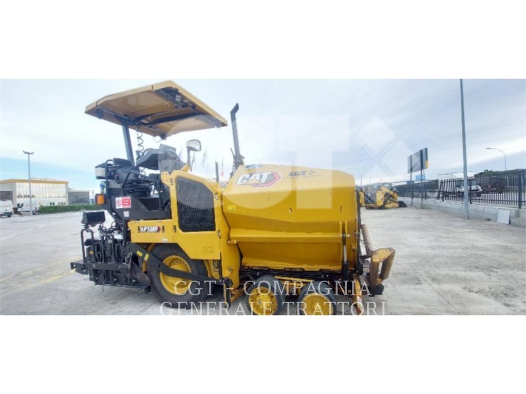 CAT AP300F Асфальтовкладачі