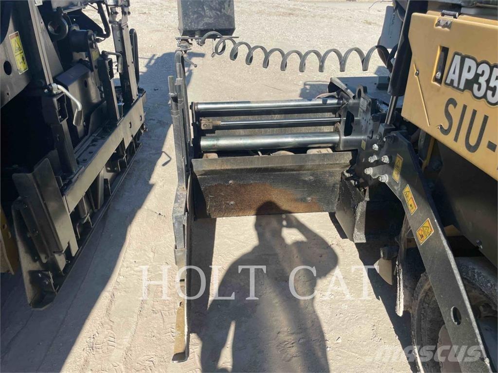 CAT AP355F Асфальтовкладачі