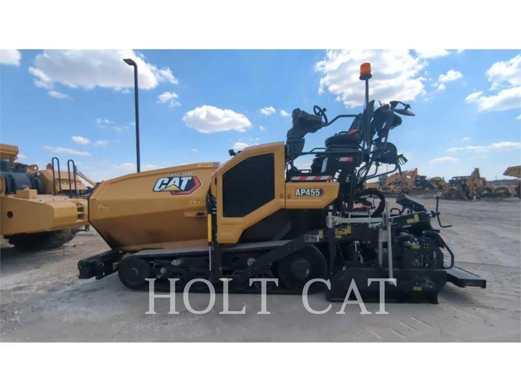 CAT AP455 Грунтові котки