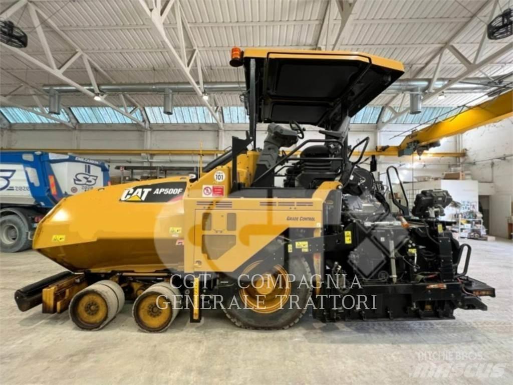 CAT AP500F Асфальтовкладачі