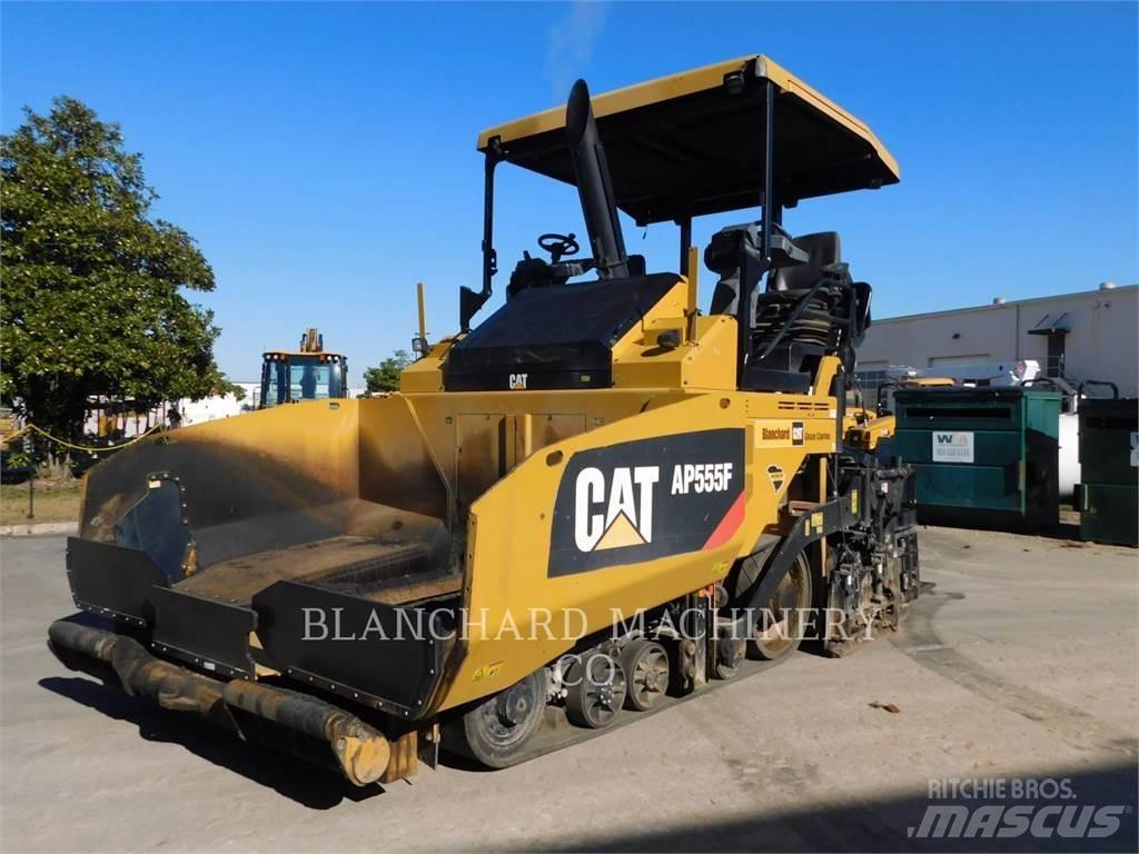CAT AP555F Асфальтовкладачі