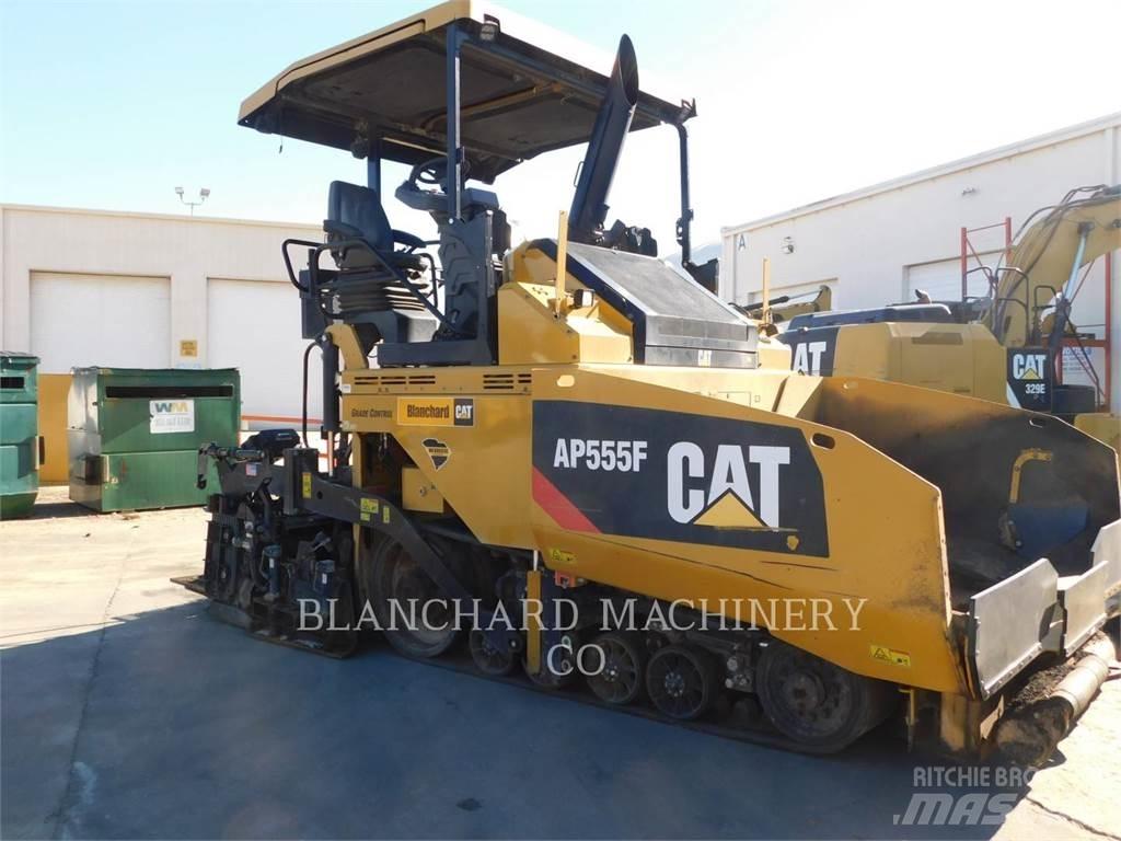 CAT AP555F Асфальтовкладачі