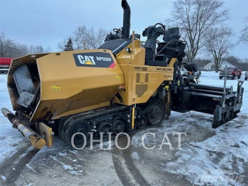 CAT AP555F Автогудронатори