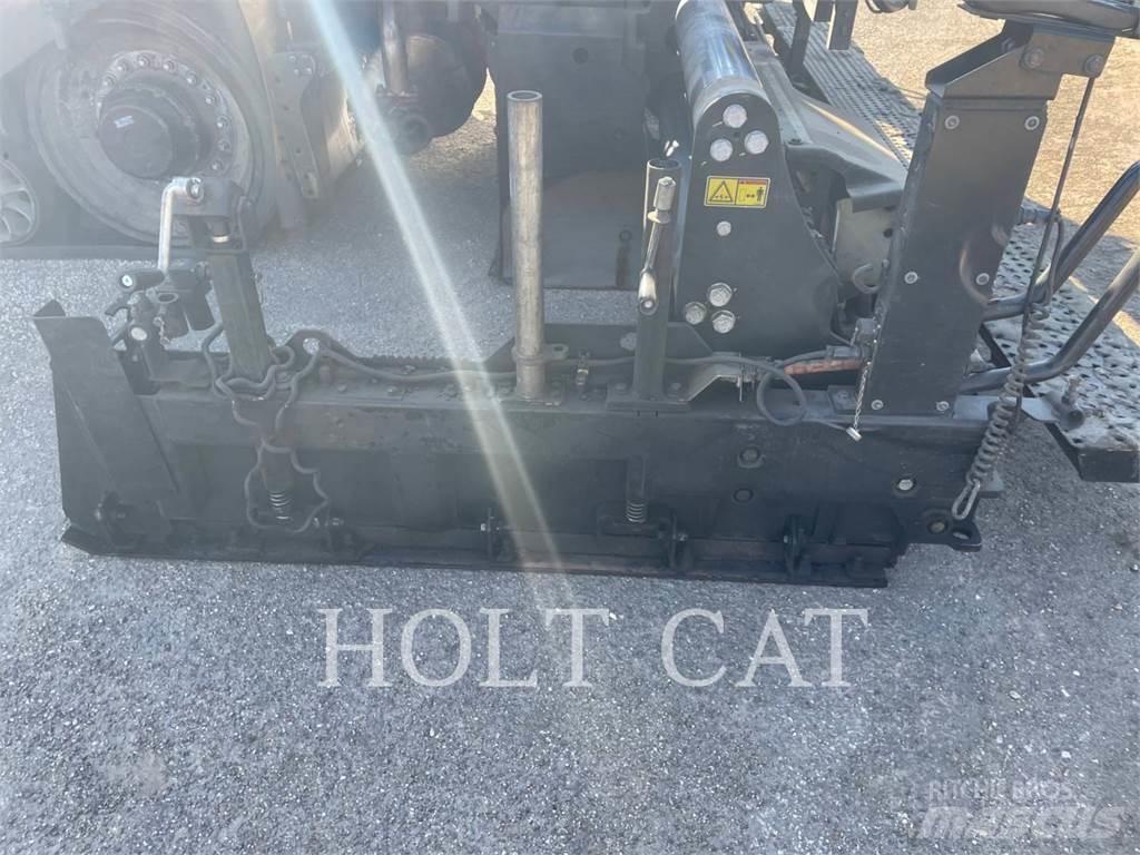 CAT AP555F Грунтові котки