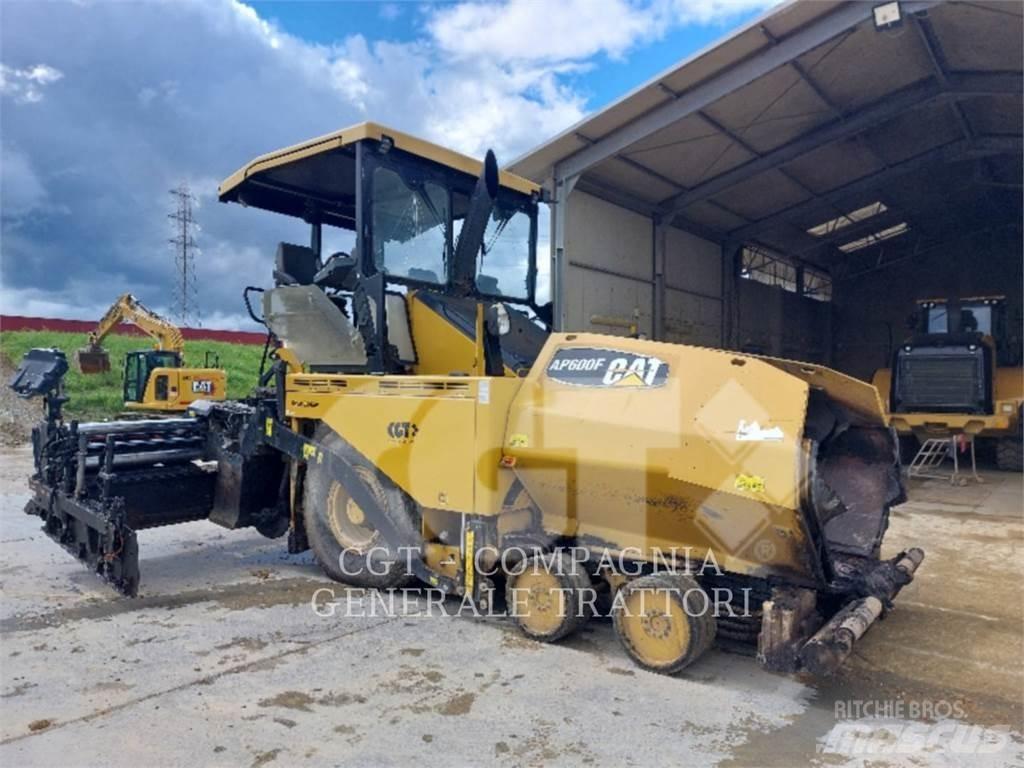 CAT AP600F Асфальтовкладачі