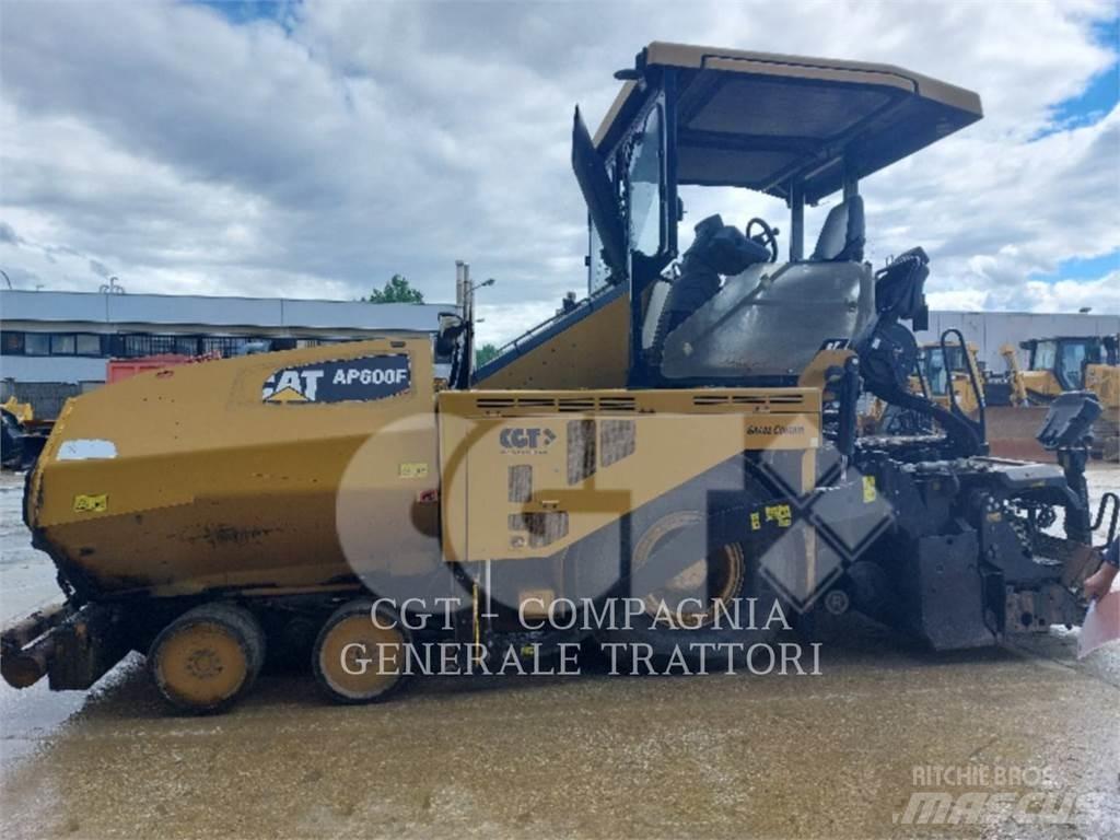 CAT AP600F Асфальтовкладачі