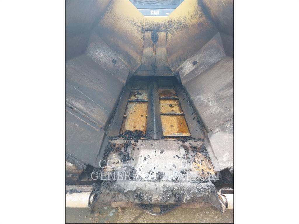 CAT AP600F Асфальтовкладачі