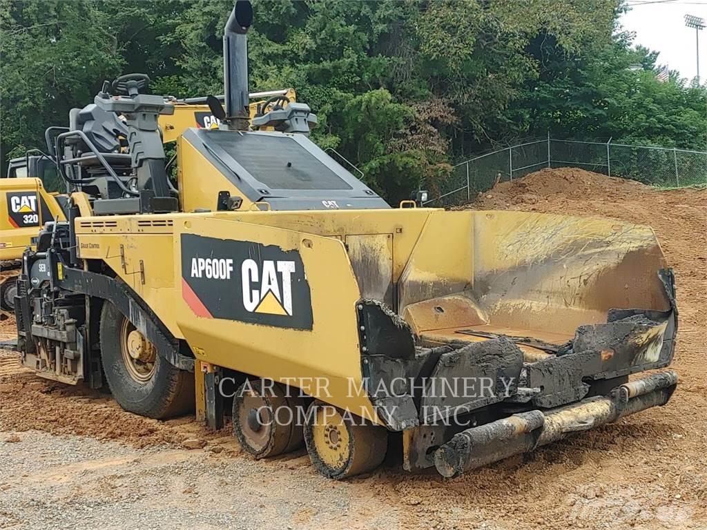 CAT AP600F Асфальтовкладачі