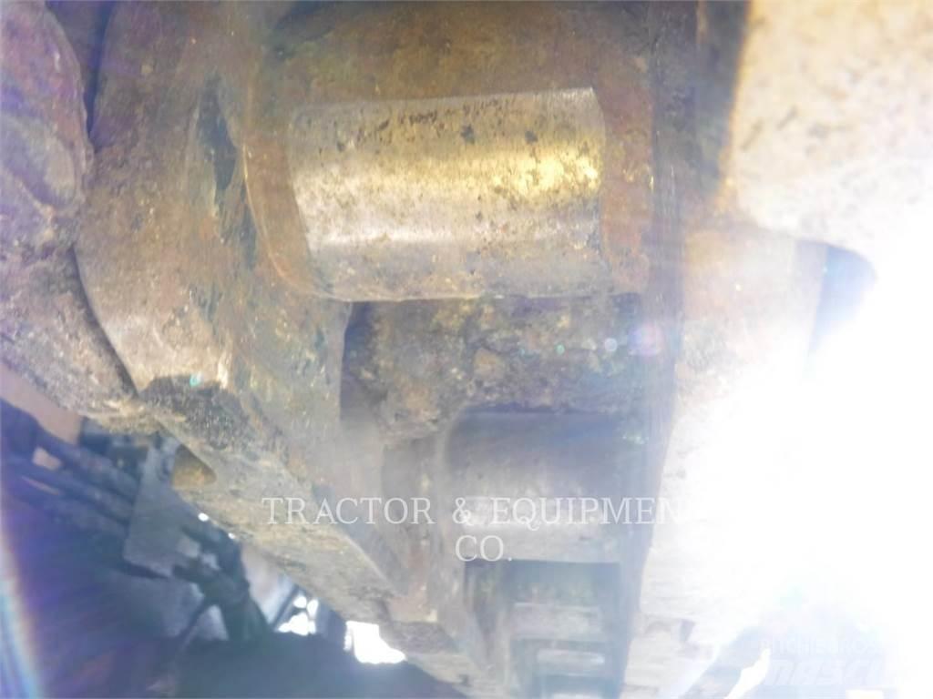 CAT AP650B Асфальтовкладачі