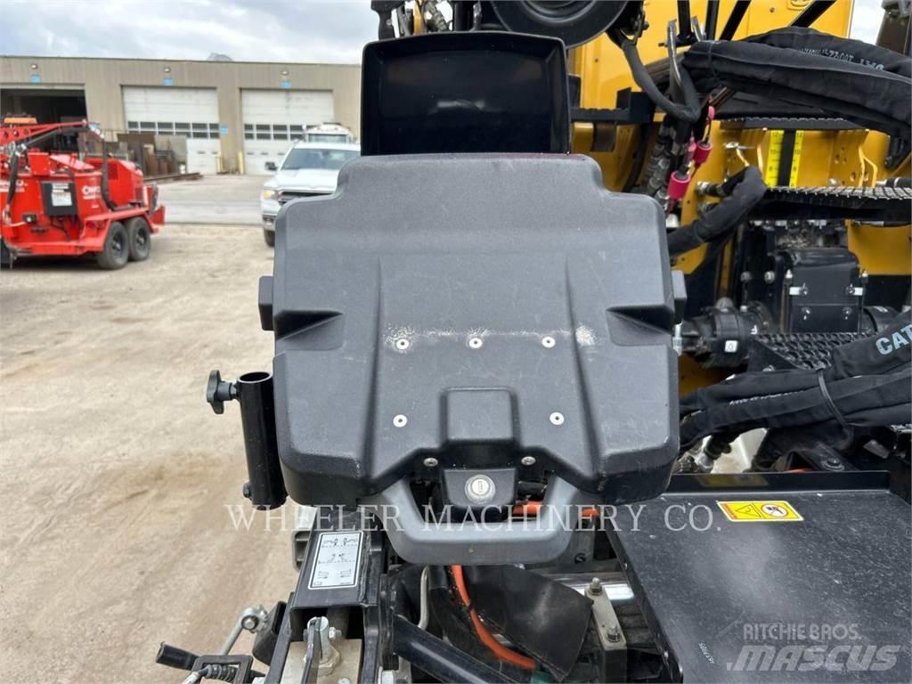 CAT AP655 Асфальтовкладачі
