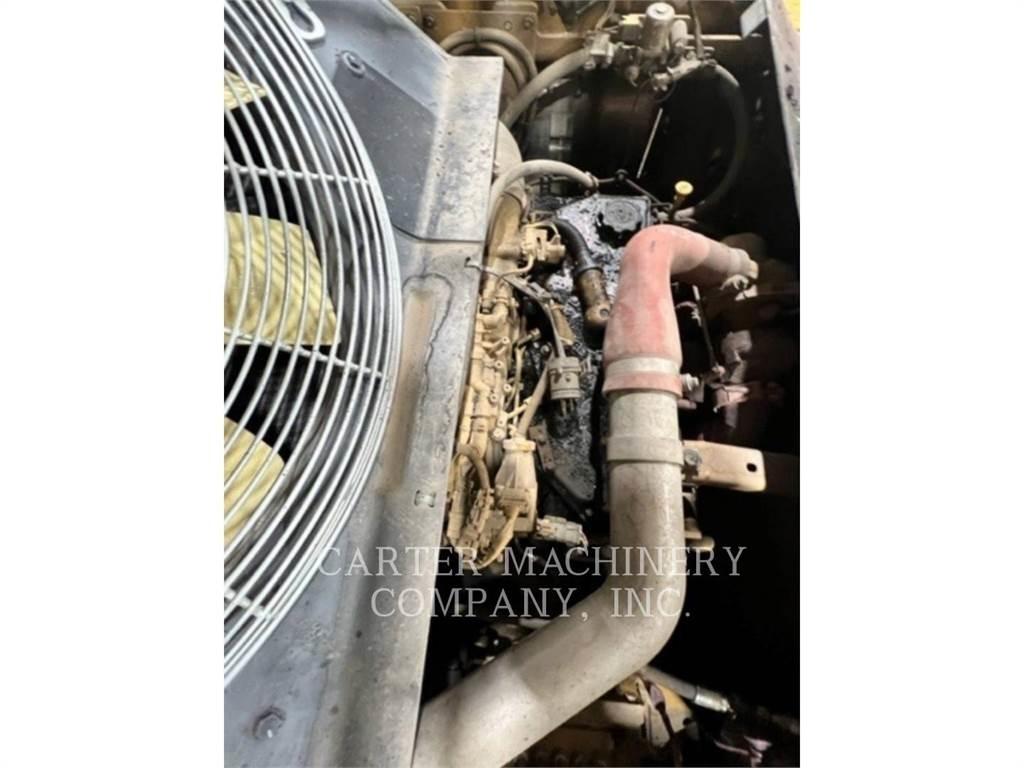 CAT AP655F Асфальтовкладачі