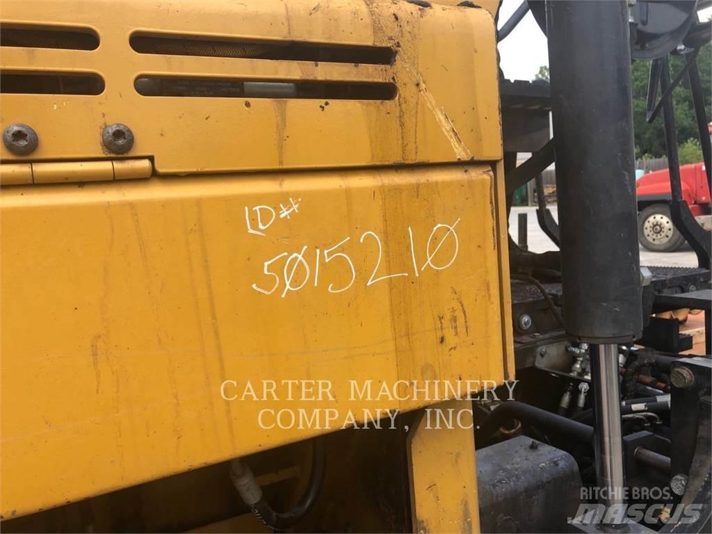 CAT AP655F Асфальтовкладачі