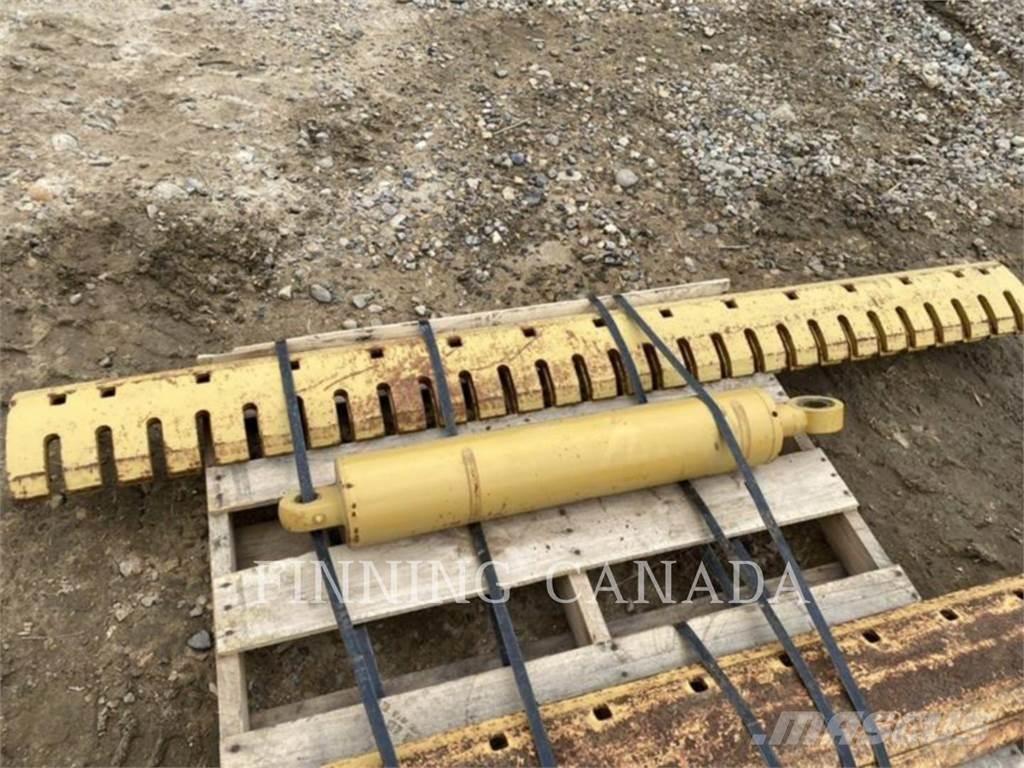 CAT ATTACHMENTS 14M Снігомітли