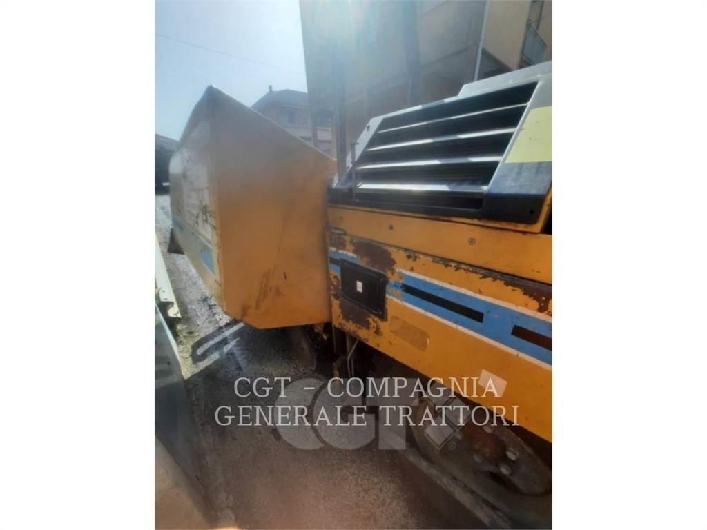 CAT BB730 Асфальтовкладачі