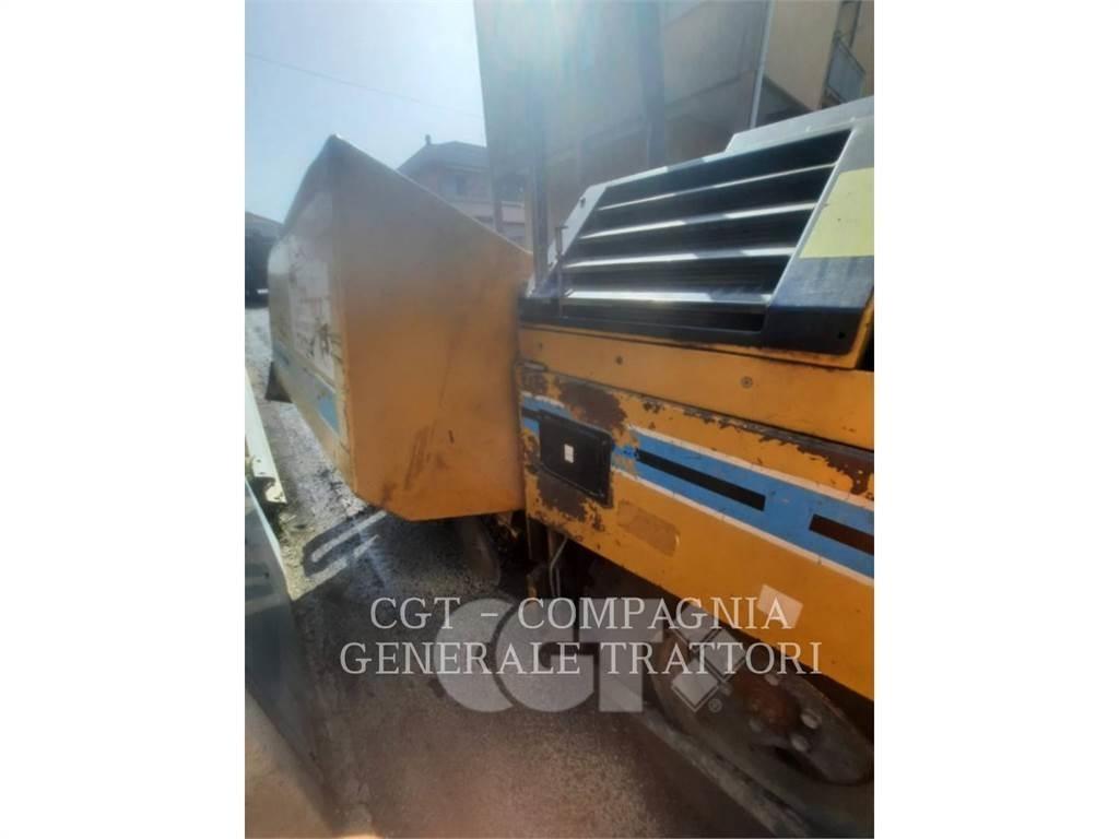 CAT BB730 Асфальтовкладачі