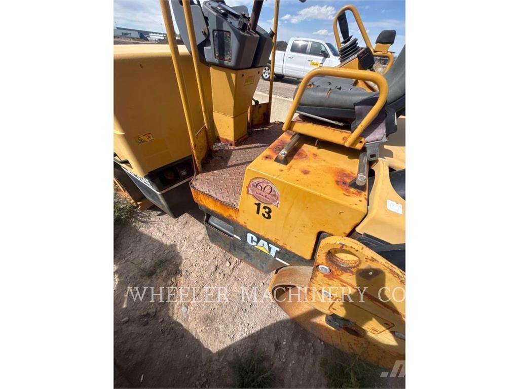 CAT CB-334E Комбіновані катки