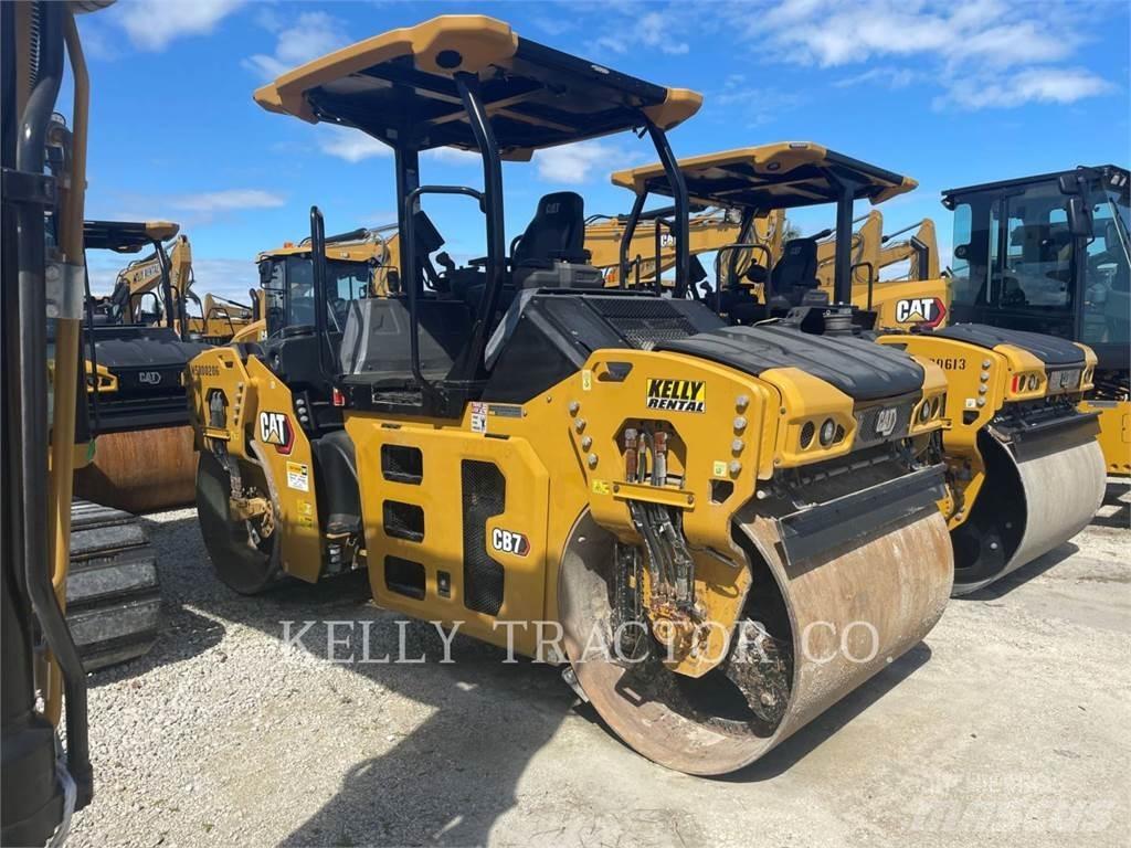 CAT CB 7 Котки тротуарні