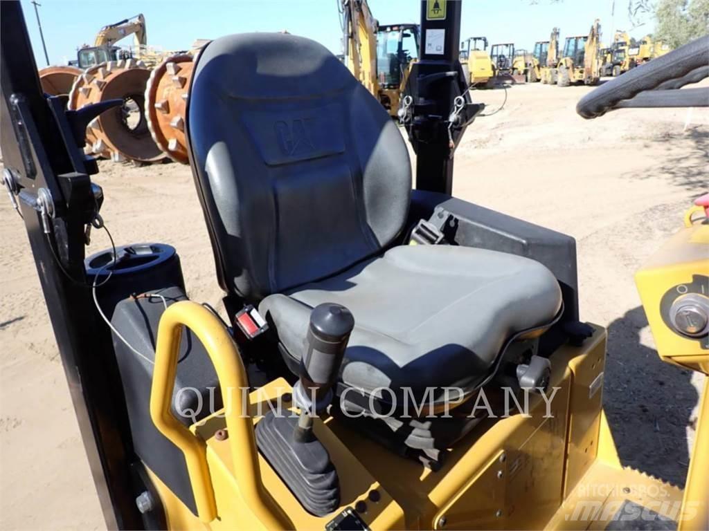 CAT CB1.7 Автогудронатори