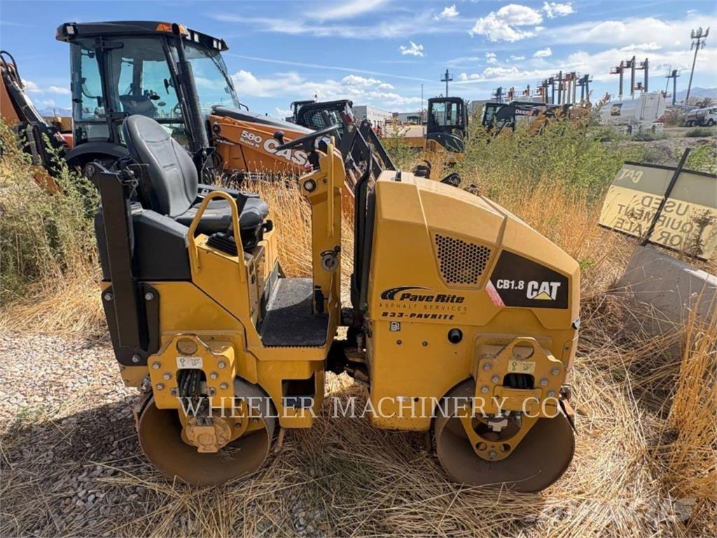 CAT CB1.8 Екскаватори-навантажувачі