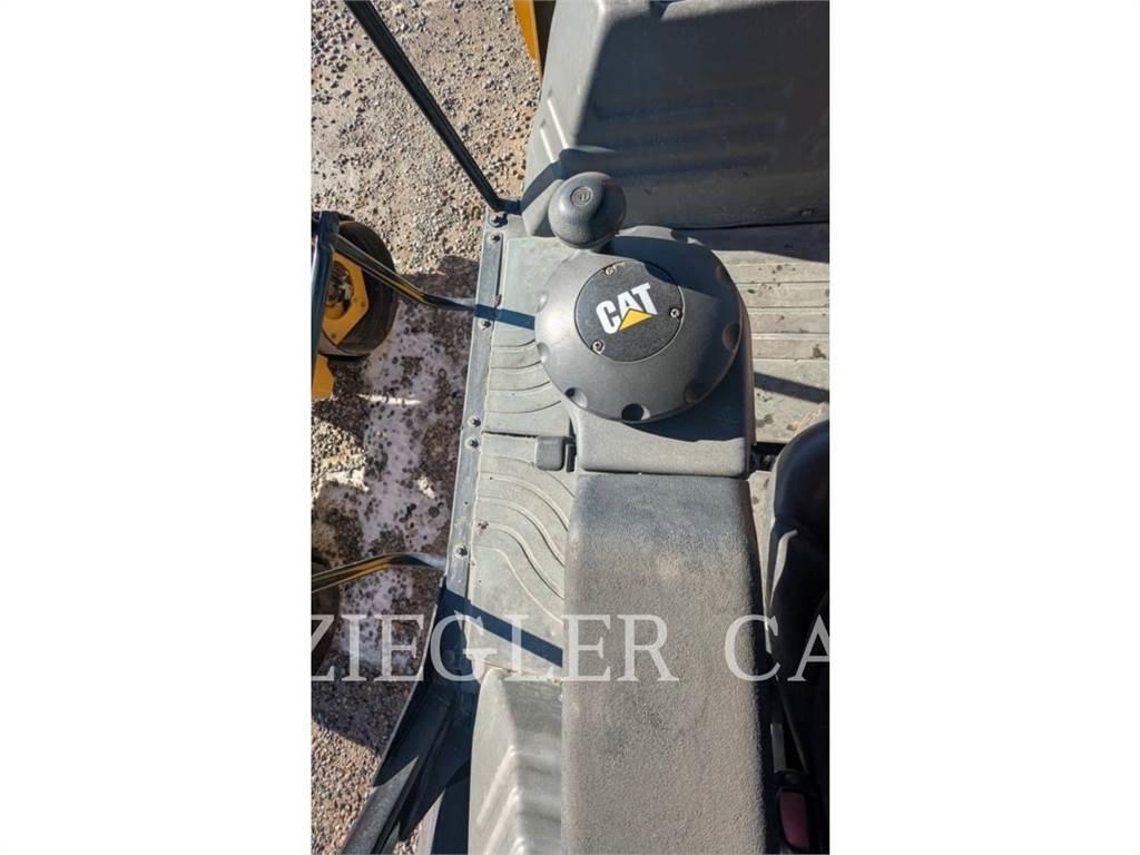 CAT CB10 Ущільнювачі грунту