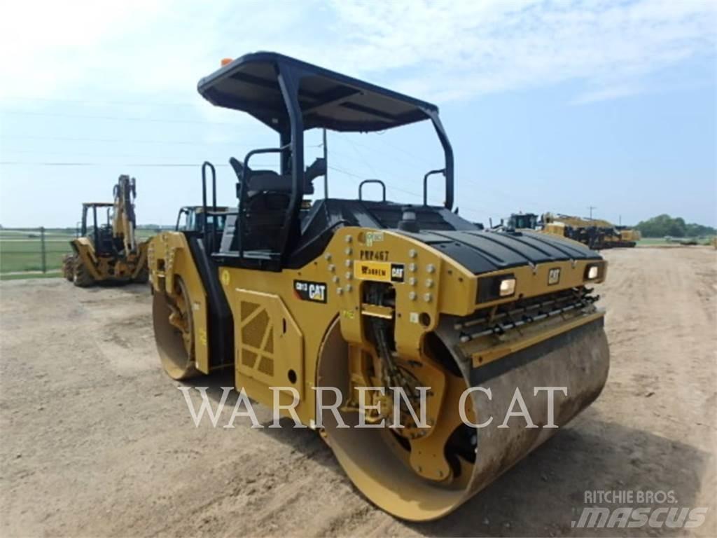CAT CB13 Асфальтовкладачі