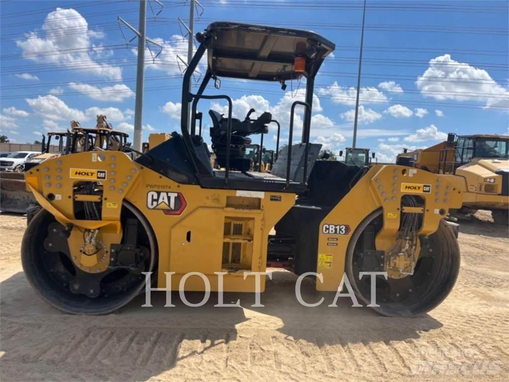 CAT CB13 Скрепери