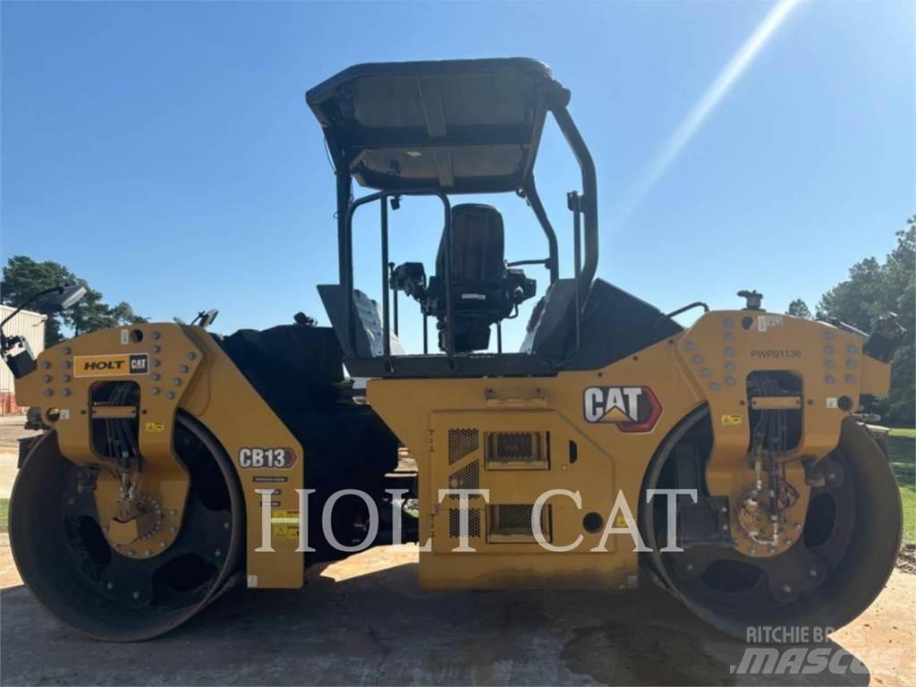 CAT CB13 Грунтові котки