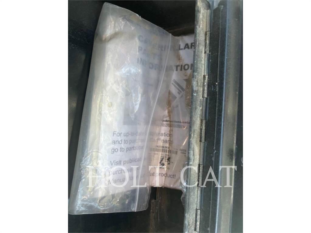 CAT CB13 Грунтові котки