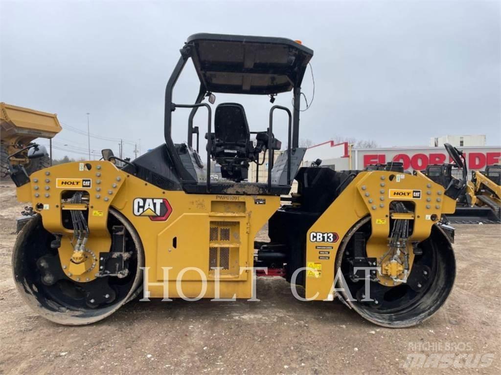 CAT CB13 Грунтові котки