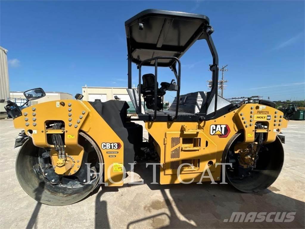 CAT CB13 Грунтові котки