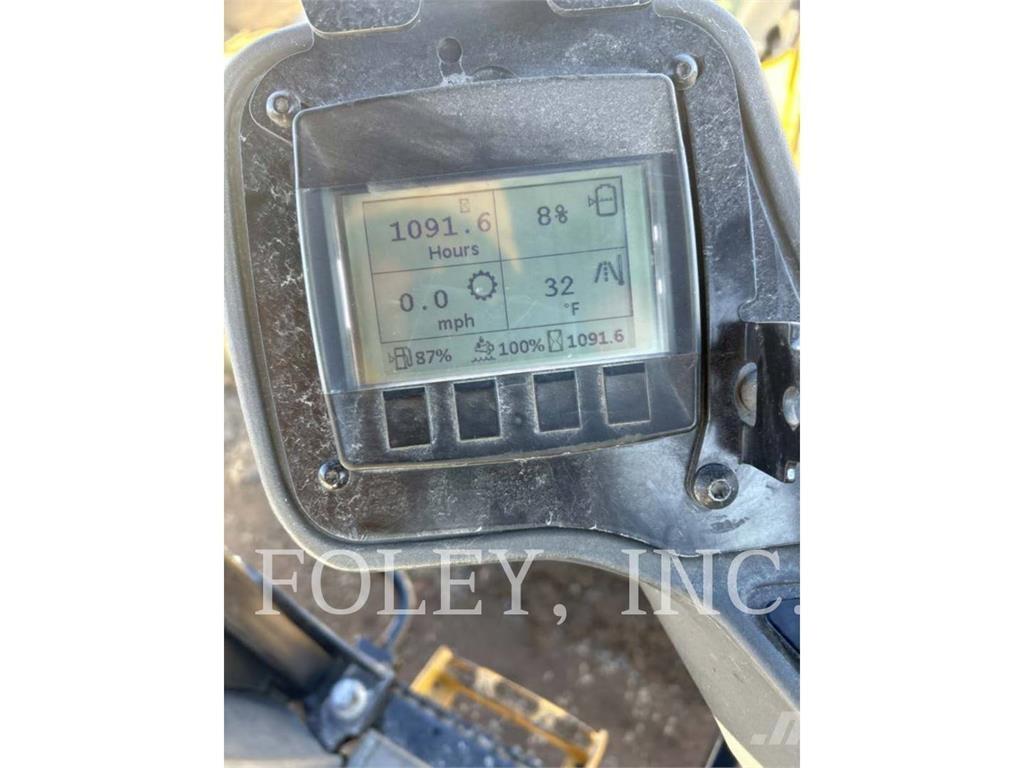 CAT CB13 Котки тротуарні