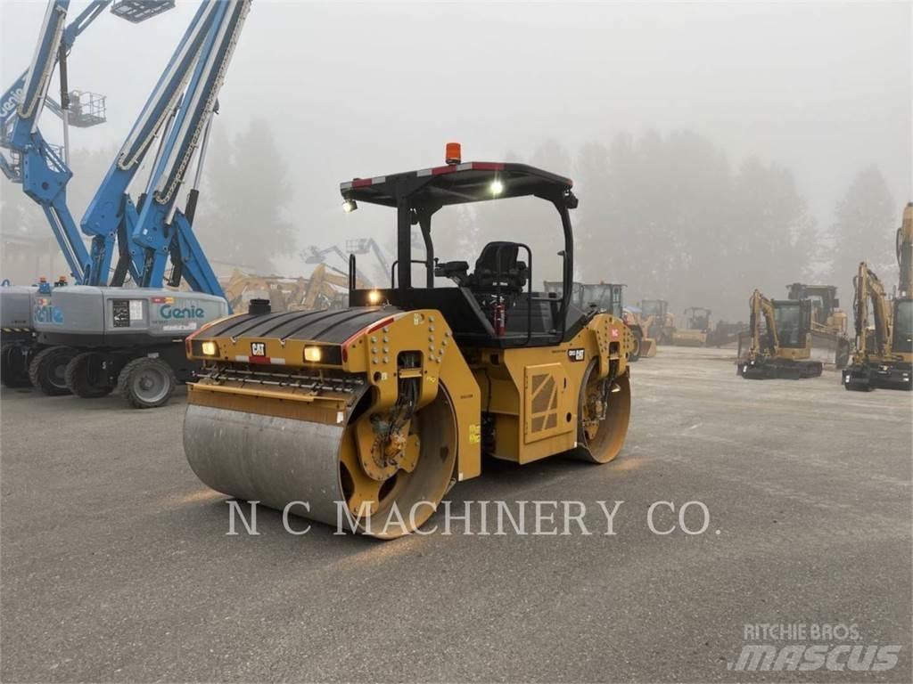 CAT CB13 Асфальтовкладачі