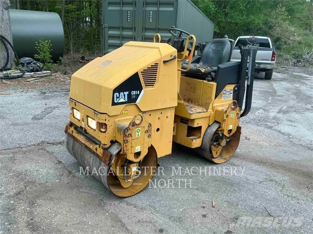 CAT CB14 Грунтові котки